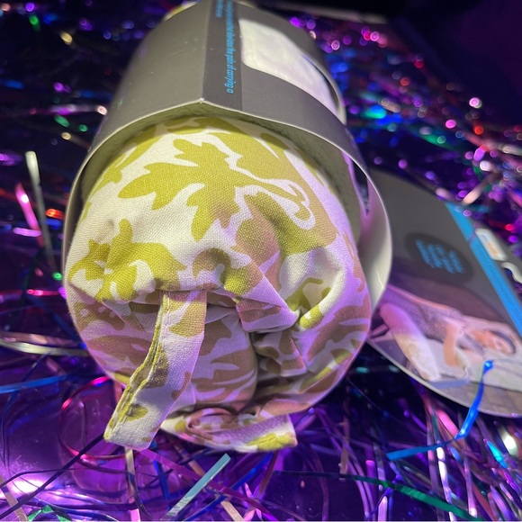 Ritzy Wrap Infant Car Seat Handle Cushion - Picture 3 of 4